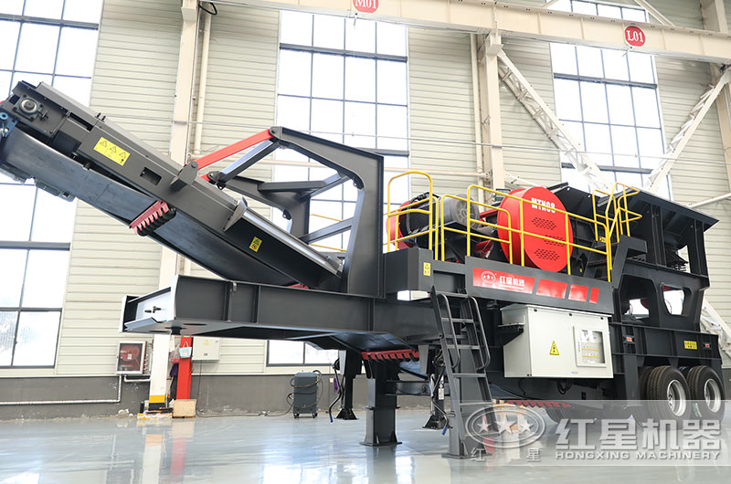 顎式移動(dòng)礦石破碎機(jī)圖片